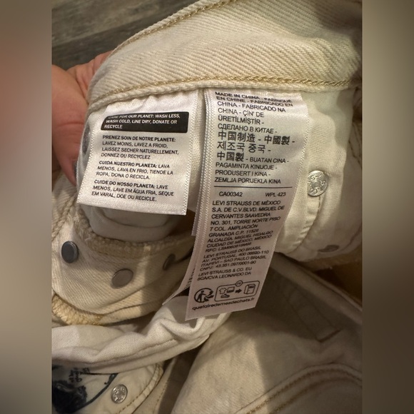 Levi's Women's Straight Leg Jeans in Beige - Picture 10 of 11